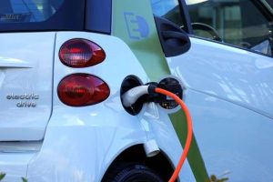 PLF 2024 : Nouvelles mesures pour encourager l’utilisation des voitures électriques